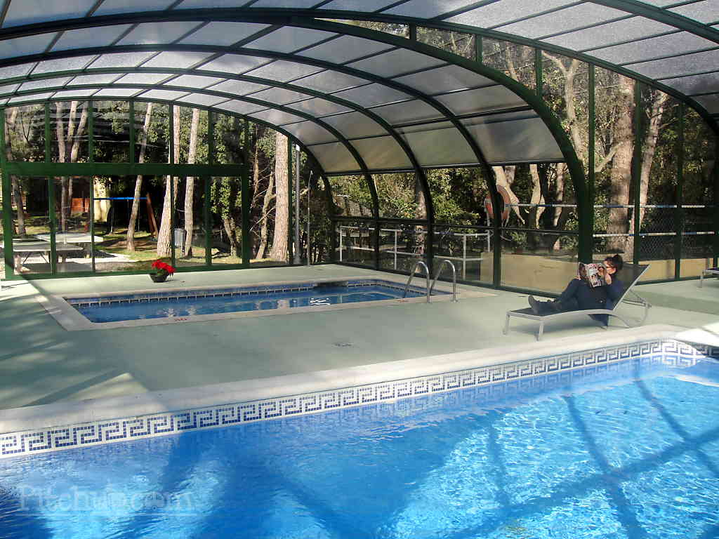piscina camping esponella
